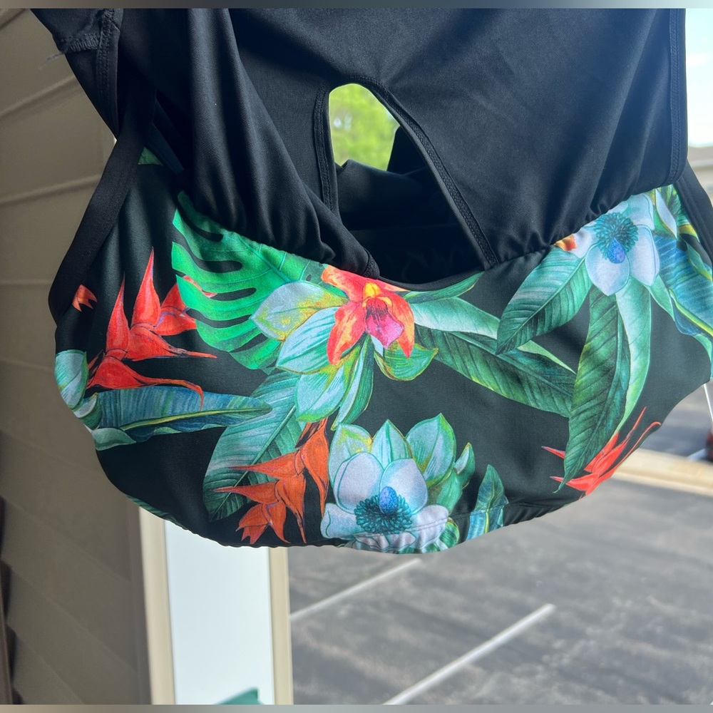 🌺🆕 Next Double Up Tankini Top Blue Hawaii Tropical Floral Black Straps Size 34DD - Picture 7 of 12